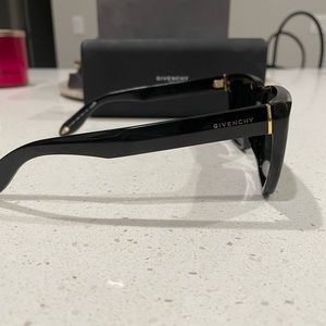 Like new Givency Sunglasses